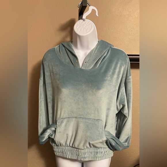 Cute Weekend Edition Pullover - Picture 1 of 8